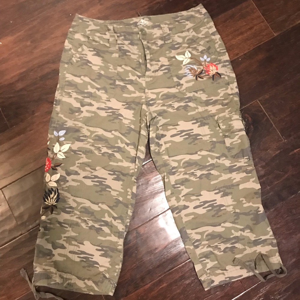 St. John’s Bay capris